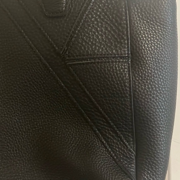 Chic Black Tote Bag - Picture 2 of 5